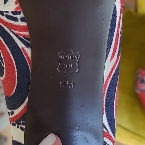 TORY BURCH Red and Navy Canvas 4" Heels Size 9 - Picture 8 of 10